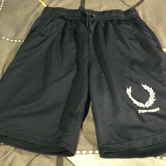 ATHLETIC SHORTS BY FRED PERRY BLACK LARGE. - Picture 1 of 2